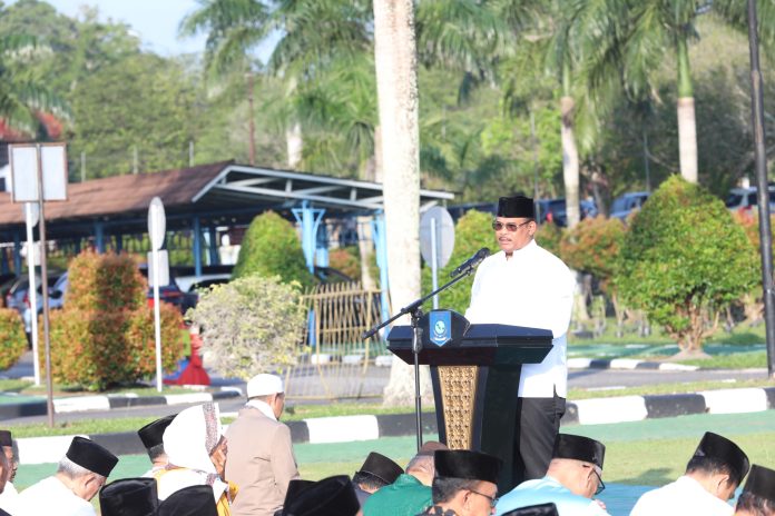 Pj Gubernur Safrizal Salat Idulfitri Bersama Masyarakat, Ajak Maknai Hari Kemenangan dengan Syukur dan Saling Memaafkan
