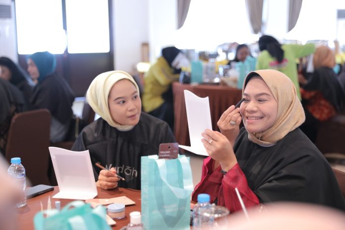 Terampil Merias Wajah, BKOW Provinsi Kep. Babel Gelar Beauty Class