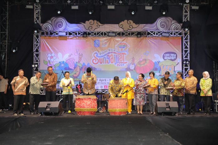 Pj Gubernur Safrizal Ajak Masyarakat Berkomitmen untuk Pembangunan Daerah