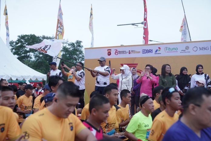 Pj Gubernur Safrizal ZA Ikut Lepas 2500 Peserta Bhayangkara Babel Run 2024