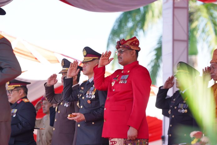 Penurunan Bendera Merah Putih Berlangsung Lancar dan Khidmat, Pj. Gubernur Safrizal Beri Apresiasi