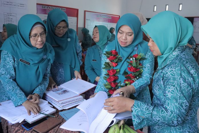 Safriati Safrizal Pimpin Penilaian Lomba HKG PKK ke-52 di Bangka Selatan