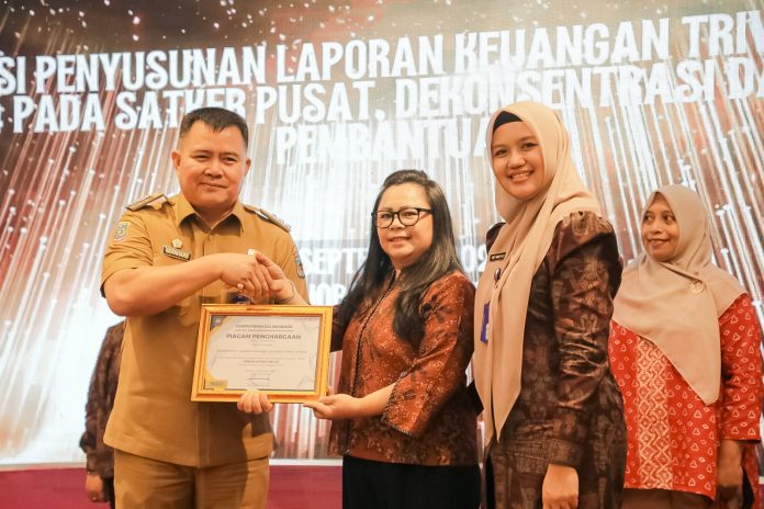 Apresiasi 10 Satker Dekonsentrasi IKPA Terbaik, Ditjen Bina Adwil Konsolidasikan Penyusunan Laporan Keuangan dan Tekankan Target Penyerapan Anggaran