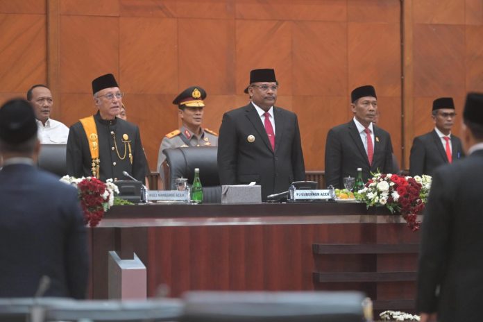 Pj Gubernur Safrizal Hadiri Pelantikan Anggota DPR Aceh Periode 2024-2029, Sampaikan Terima Kasih Kepada Dewan Periode Lalu