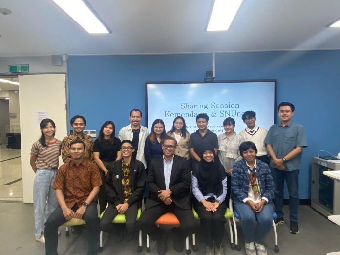 Plh. Dirjen Bina Adwil Kemendagri Bertukar Gagasan Dengan Mahasiswa Indonesia di Seoul National University