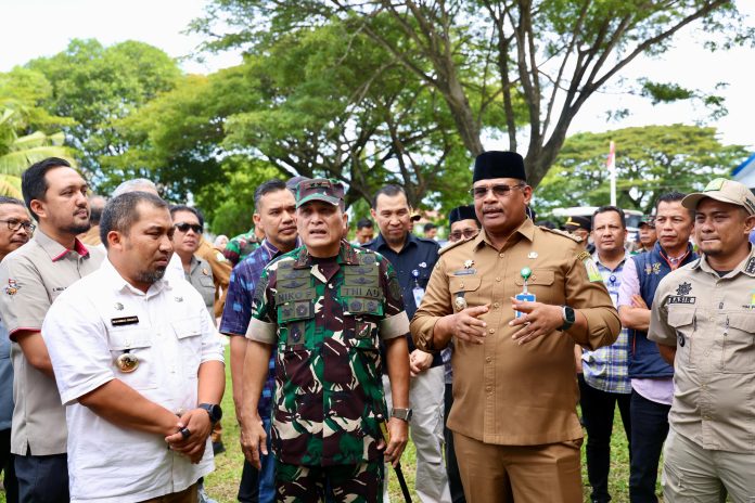 Tinjau TPS Bersama Forkopimda, Pj Gubernur Safrizal: Pilkada Aceh Lancar dan Tertib