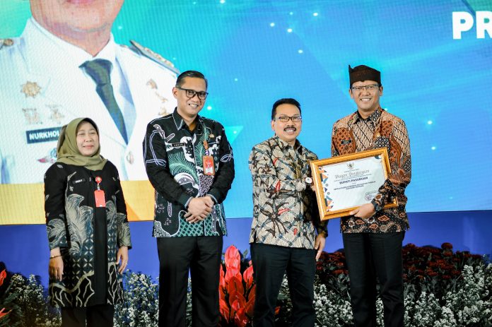 Plh. Dirjen Bina Adwil Tekankan Pentingnya Kerjasama Pemerintah Pusat dan Daerah di Rakor Pembinaan Kecamatan Se-Jatim