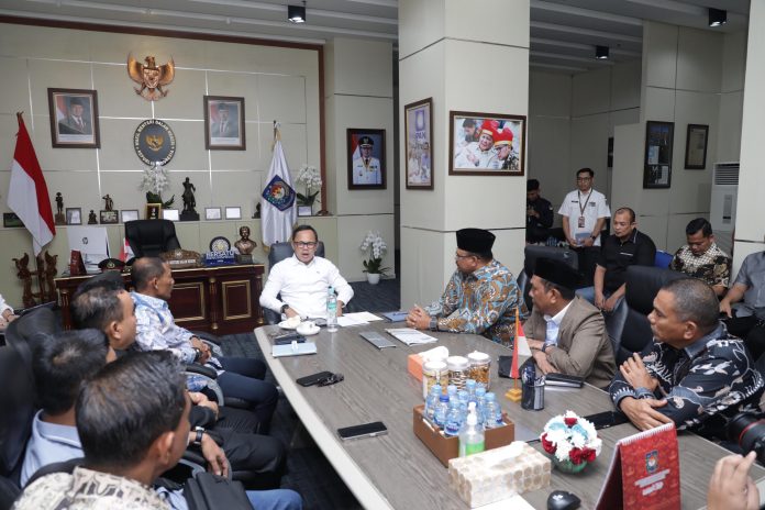 Bertemu Wamen, Pj Gubernur Safrizal Sebut Pilkada Berjalan Baik dan Lancar