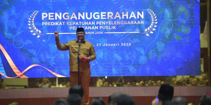 Pj Gubernur Safrizal Apresiasi Peningkatan Pelayanan Publik di Aceh dalam Penganugerahan Predikat Kepatuhan 2024