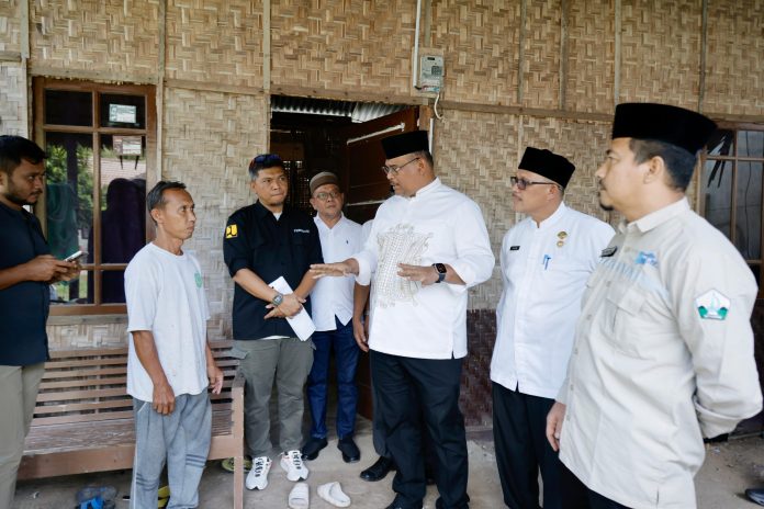 Pj Gubernur Safrizal Tinjau Verifikasi Pembangunan Rumah Layak Huni di Bireuen Pastikan Tepat Sasaran