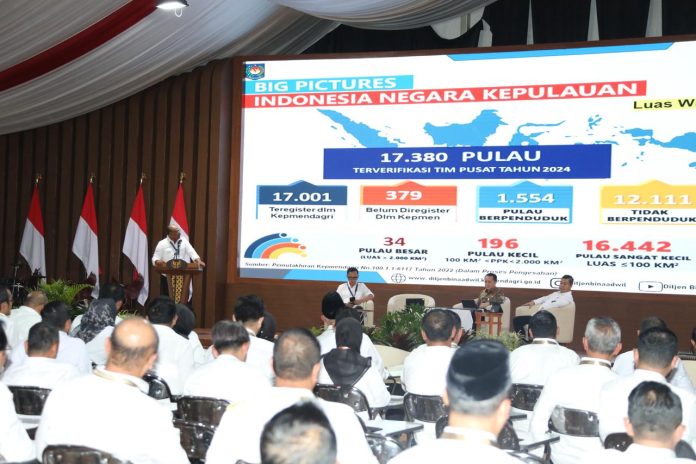 Bahas Sejumlah Isu Trantibumlinmas, Dirjen Bina Adwil Beri Pembekalan Retreat Kepala Daerah di Magelang